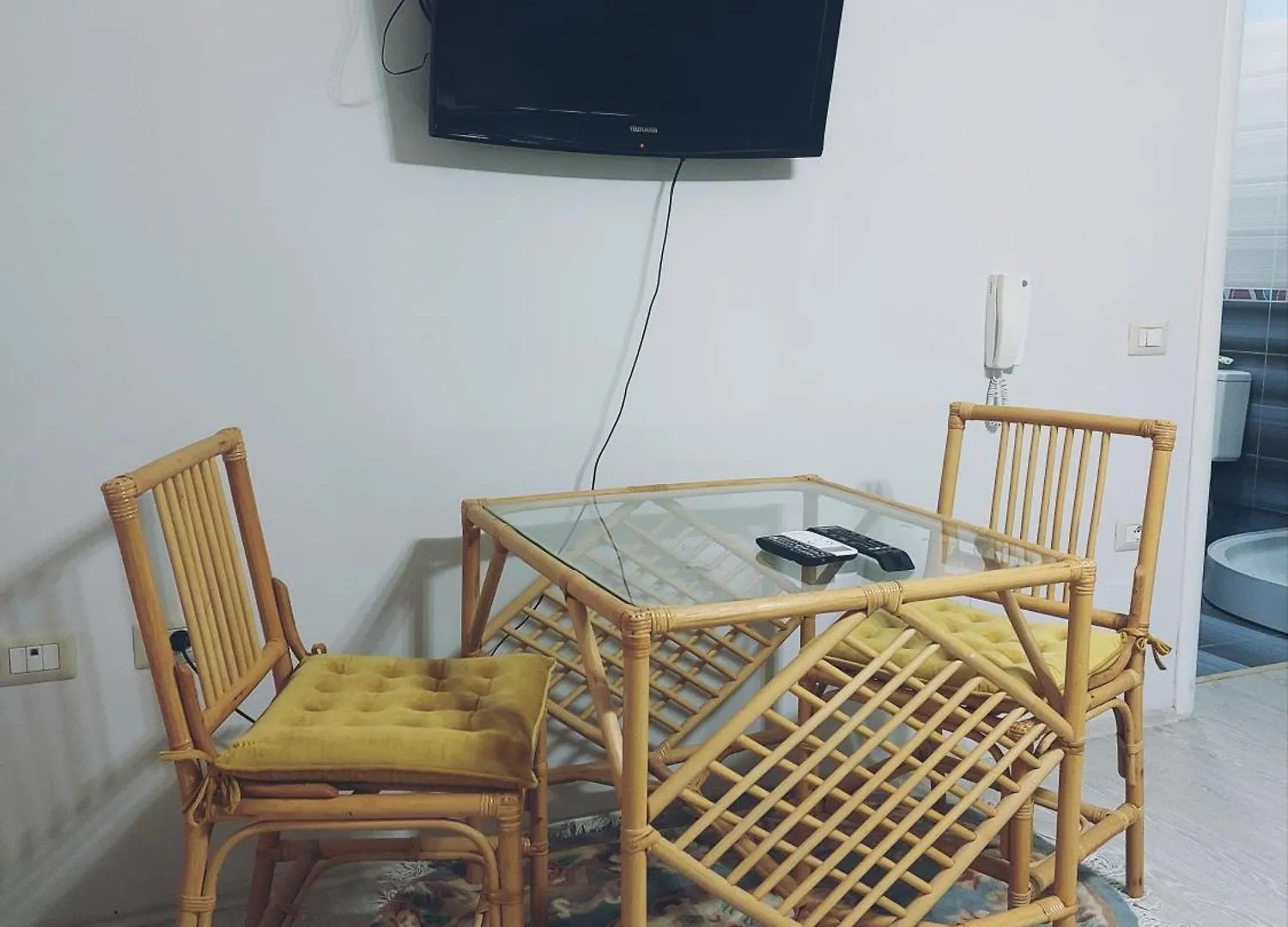 Lake Side Apartment Pogradec 0*,