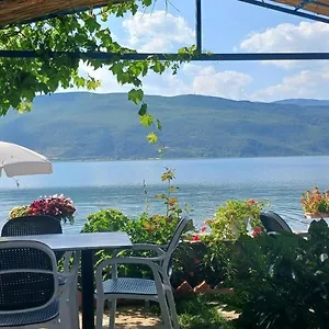 Bed & Breakfast Nesti Relax, Lin