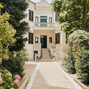 Bed & Breakfast Seven Cafe &, Pogradec